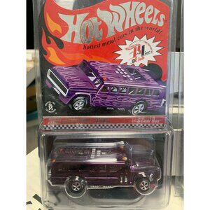 Hot Wheels Purple Cool Bus Die-Cast Car 2009 SELECTIONS Edition Collectible Mode